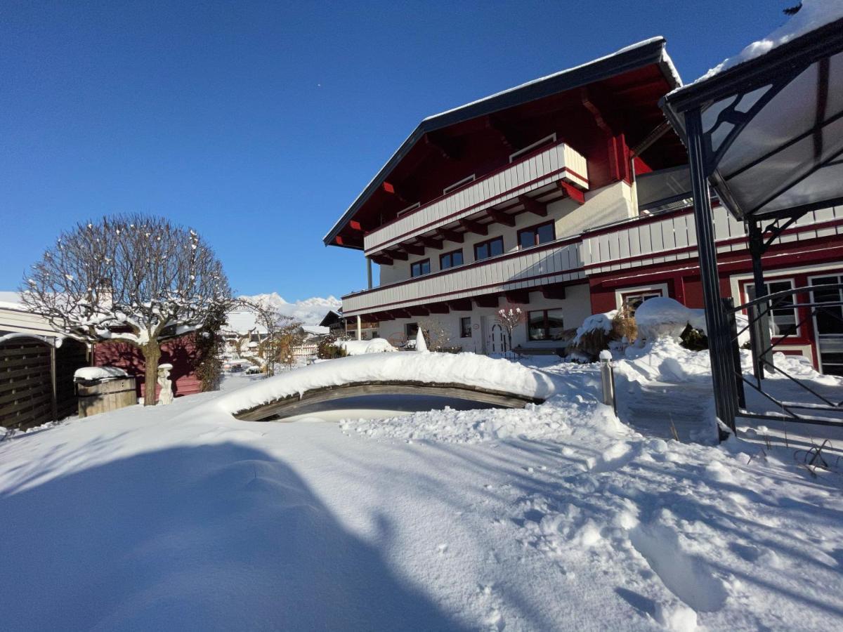 Appartement Holiday Maishofen Esterno foto